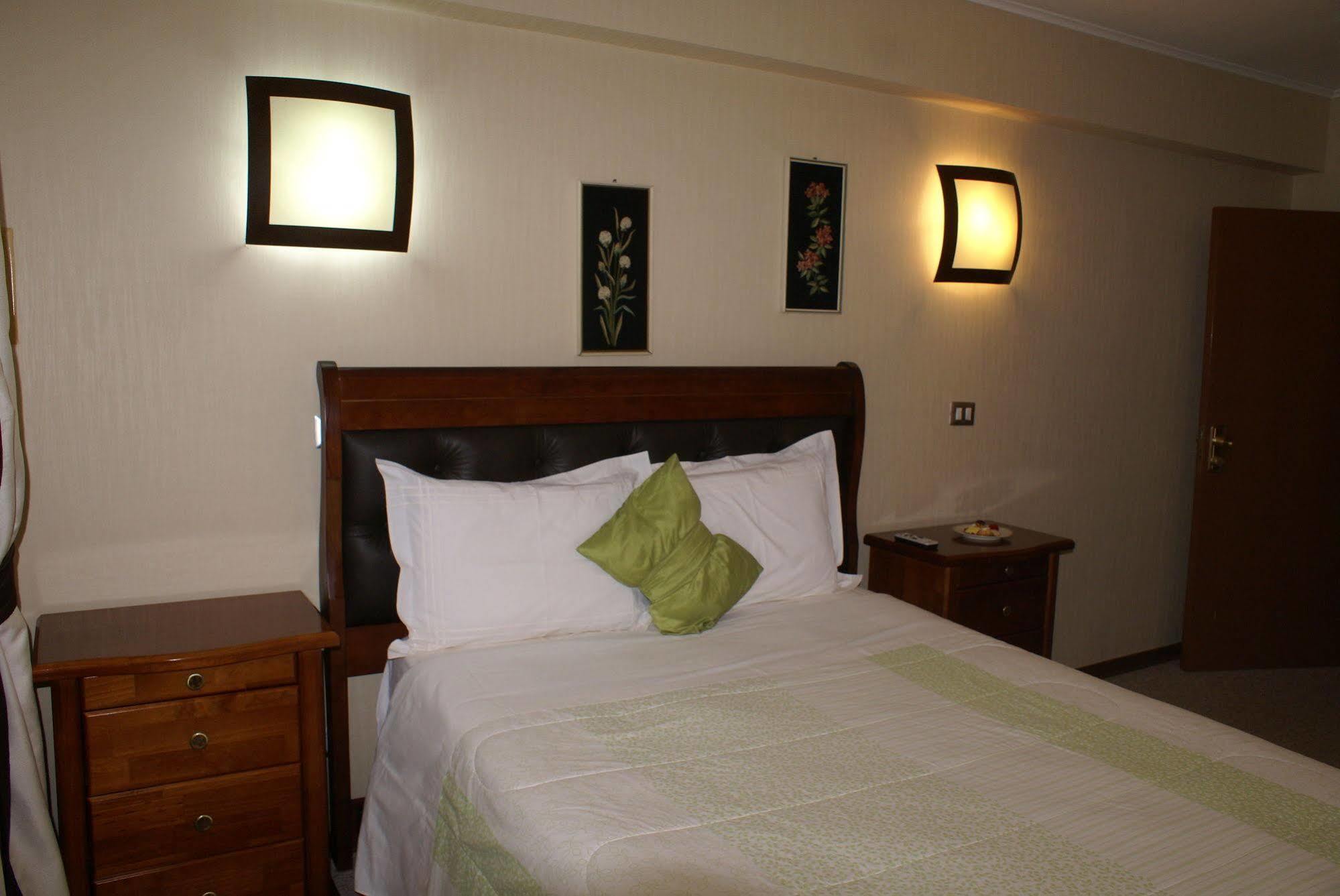 Hotel Baviera ปาร์รัล ภายนอก รูปภาพ